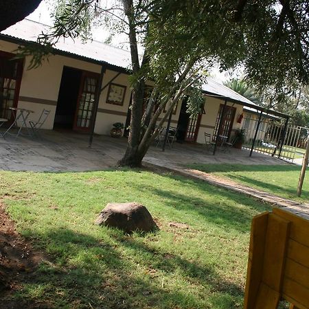 Akwêla Guest Farm Hotel Bloemfontein Exterior foto